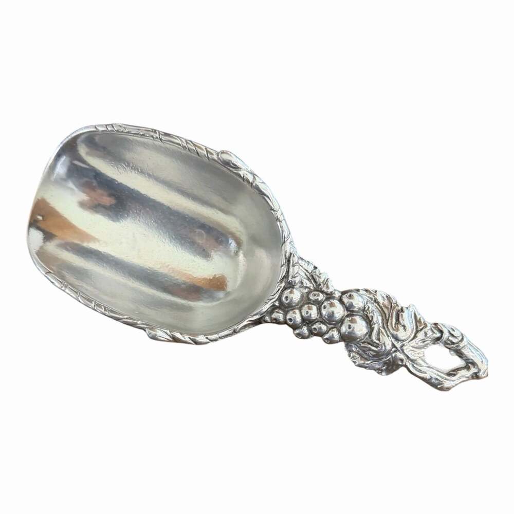 Vintage 2001 Author Court “ICE SCOOP”3D Grape Handle Silver Tone Metal Ornate 8”